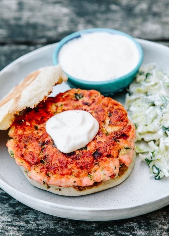 Salmon burgers with lime mayonnaise