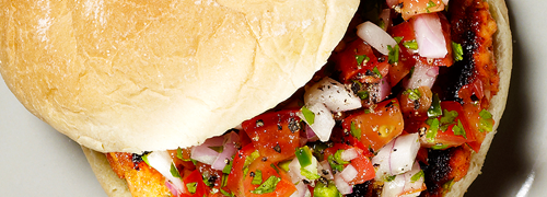 Salmon burgers with salsa