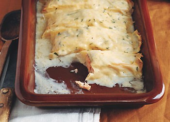 Salmon cannelloni with lemon cream sauce