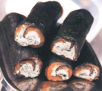 Salmon, dill and mascarpone nori roll