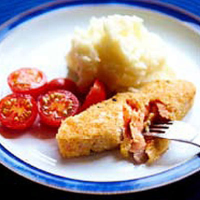 Salmon fingers with mash