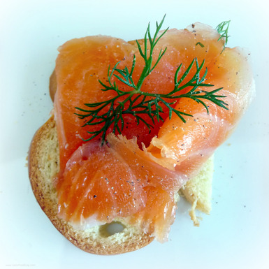 Salmon gravlax