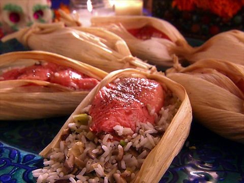 Salmon in corn husks