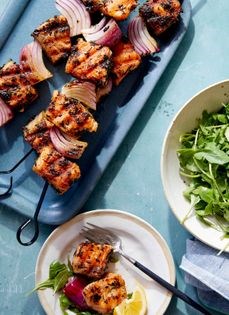 Salmon kebabs with nigella