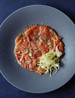 Salmon marinated in fennel & coriander