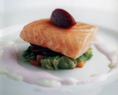 Salmon mi cuit, horseradish sauce