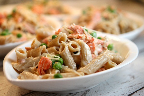 Salmon pasta