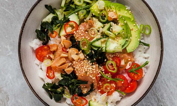 Salmon poké [rice bowl]