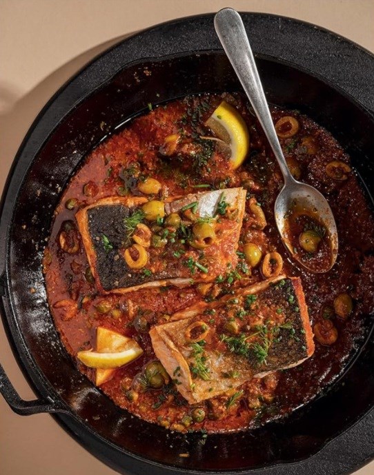Salmon puttanesca 