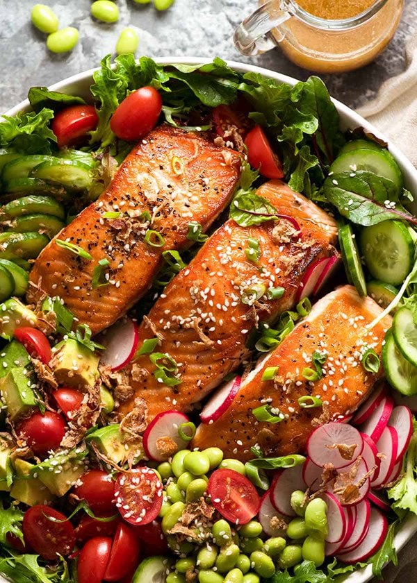 Salmon salad with Asian ginger sesame dressing