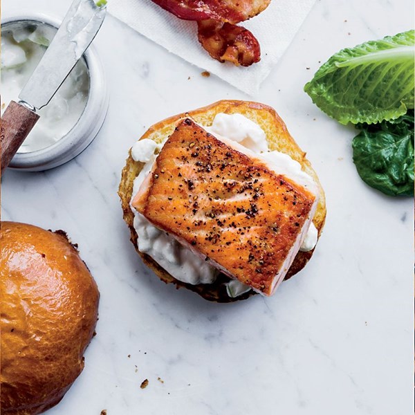 Salmon sandwiches with bacon and apple-horseradish mayo
