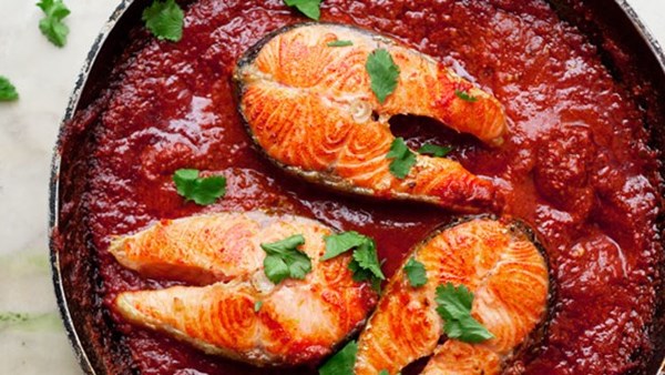 Salmon steaks in chraimeh sauce