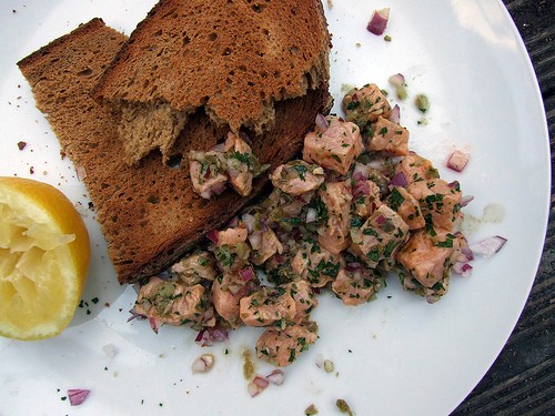 Salmon tartare