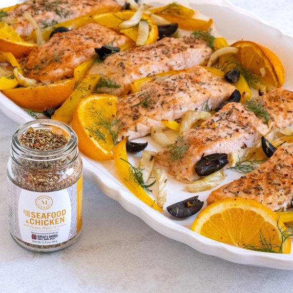 Salmon with fennel, bell peppers, and olives