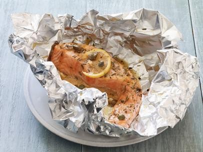 Salmon with lemon, capers and rosemary