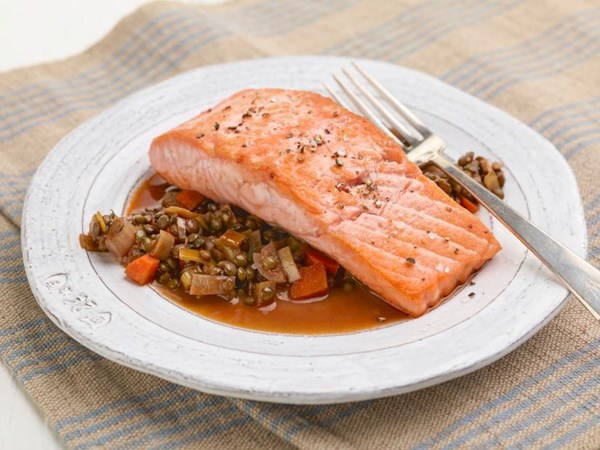 Salmon with lentils