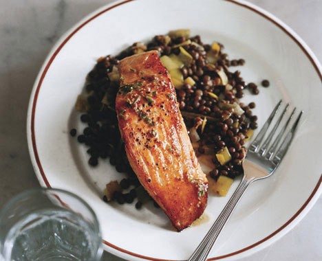 Salmon with lentils and mustard-herb butter (Saumon aux lentilles)