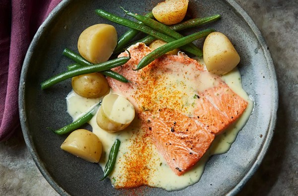 Salmon with Norwegian Sandefjordmør sauce
