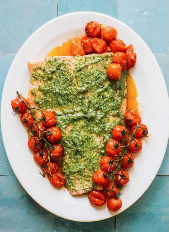 Salmon with pesto & blistered tomatoes