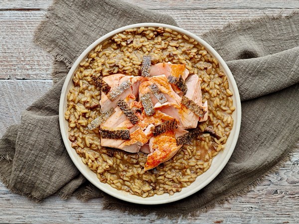 Salmon with porcini risotto (Salmone con risotto ai porcini)