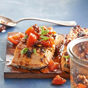 Salmon with tomato pesto