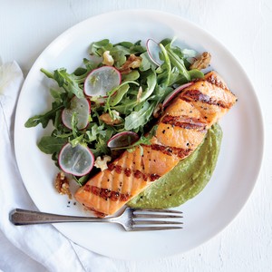 Salmon with walnut-avocado guacamole