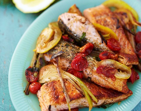 Salmon with young garlic & tomatoes