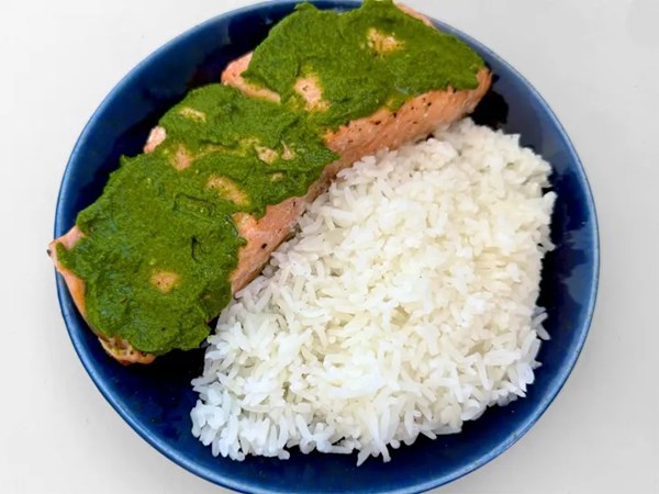 Salmon with za’atar and herb sauce 