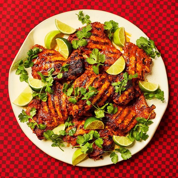 Salsa-grilled chicken thighs 