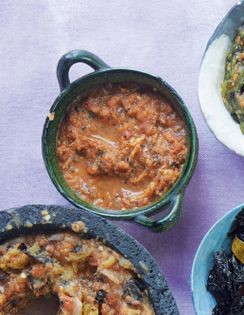 Salsa taquera en molcajete