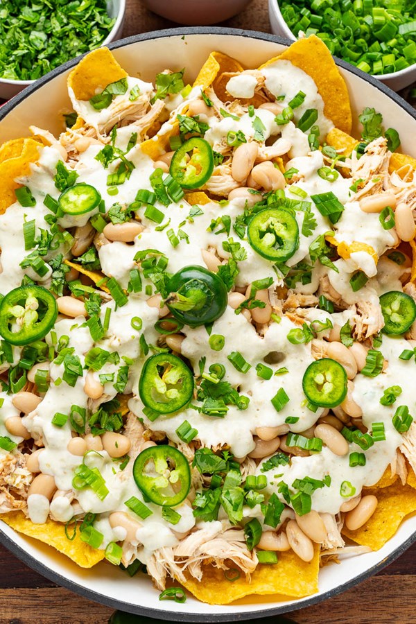 Salsa verde chicken nachos
