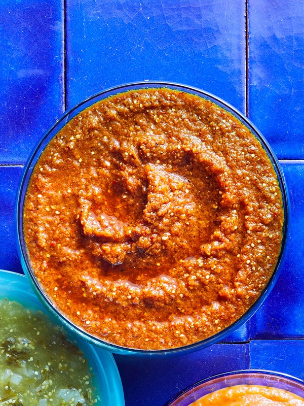 Salsa with dried chiles & tomatillos