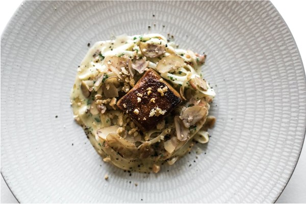Salsify carbonara with confit pork cheek, crackling & chestnuts [Geoffrey Smeddle]