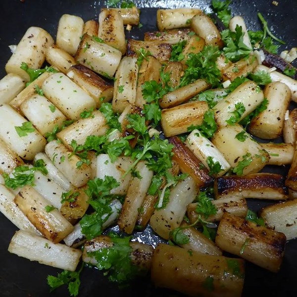 Salsify in butter (Les salsifis sautés au beurre)