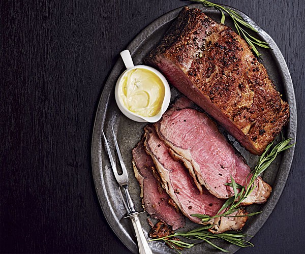 Salt-and-pepper roast beef with Béarnaise sauce