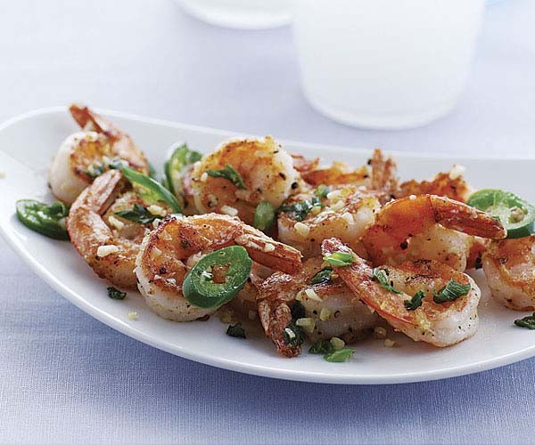 Salt and pepper shrimp with garlic and chile