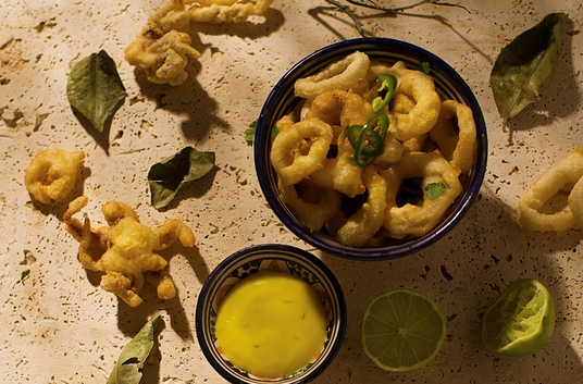 Salt and pepper squid with aïoli