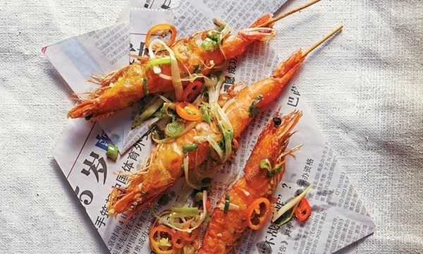 Salt and pepper tiger prawns