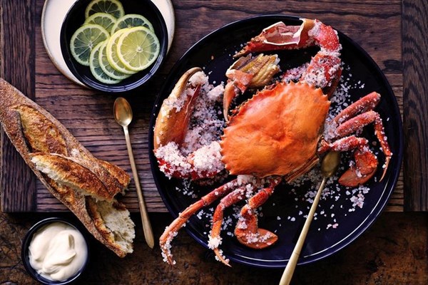 Salt-baked mud crab (Matt Lindsay)