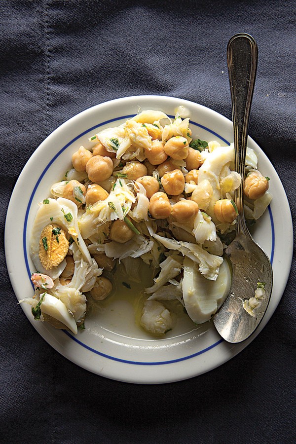 Salt cod, chickpea, and egg salad (Salada de bacalhau a grão-de-bico)