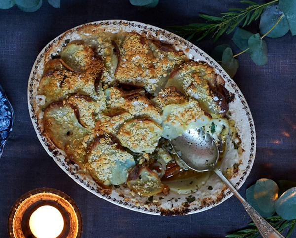 Salt cod with onions and potatoes 