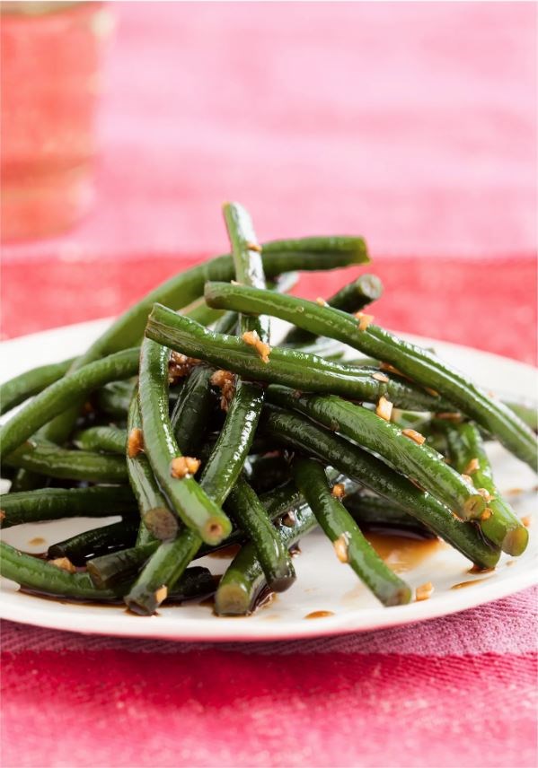 Salt-cured long beans with ginger