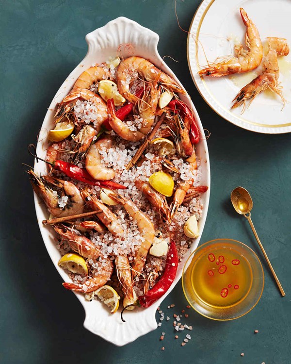 Salt-roasted prawns