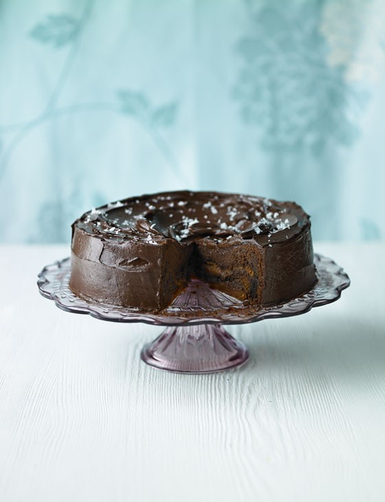 Salted butter caramel cake