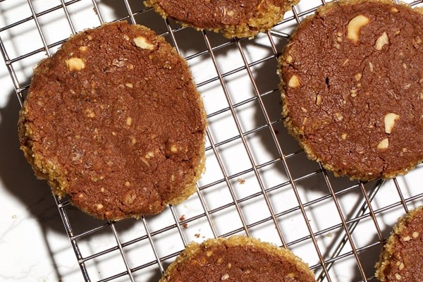 Salted butter chocolate-chocolate hazelnut shortbread