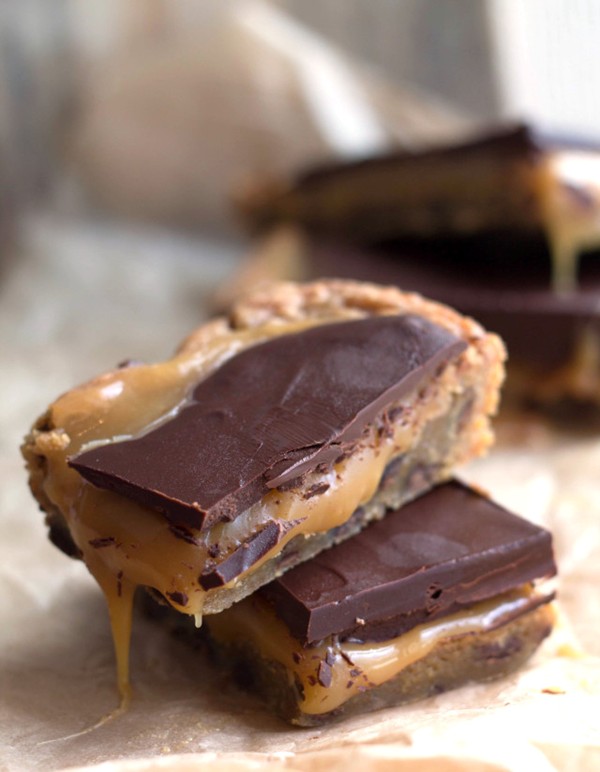 Salted caramel & dark chocolate blondies