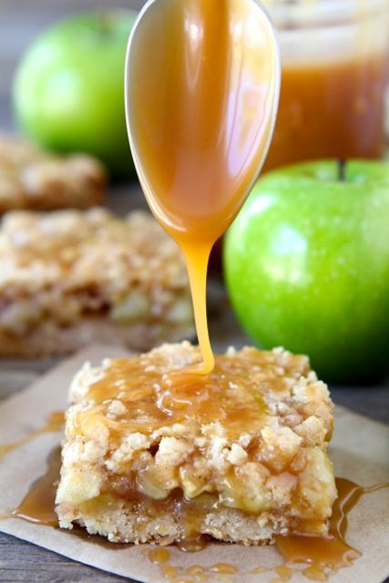 Salted caramel apple crumb bars