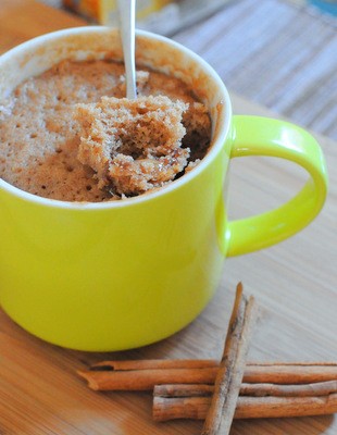 Salted caramel apple mug cake