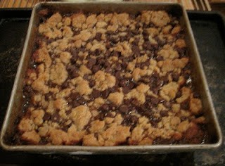 Salted caramel chocolate chip cookie bar
