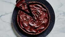 Salted caramel-chocolate tart